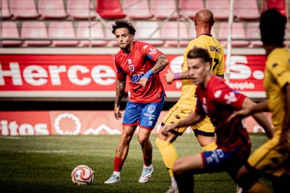 Victoria en el campo y fiesta en las gradas con un Numancia líder