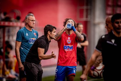 Victoria en el campo y fiesta en las gradas con un Numancia líder