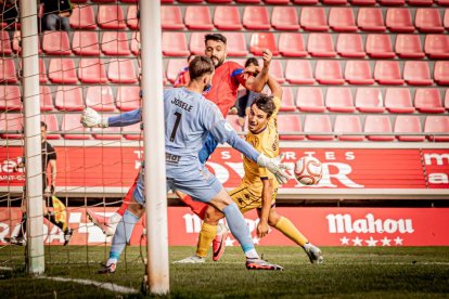 Victoria en el campo y fiesta en las gradas con un Numancia líder