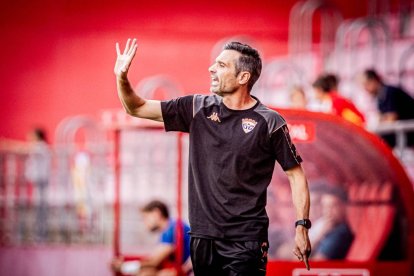 Victoria en el campo y fiesta en las gradas con un Numancia líder