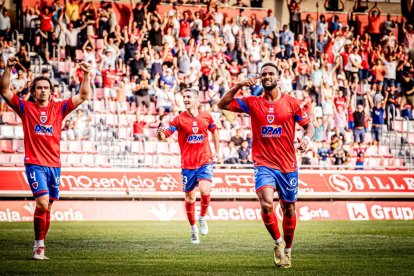 Victoria en el campo y fiesta en las gradas con un Numancia líder