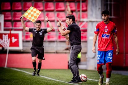 Victoria en el campo y fiesta en las gradas con un Numancia líder