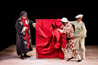Els Joglars lleva a la Audiencia la sátira de Cervantes con un retablo muy pegado al presente