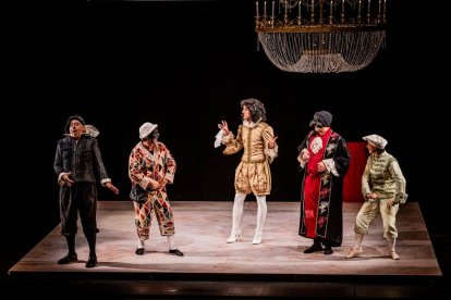 Els Joglars lleva a la Audiencia la sátira de Cervantes con un retablo muy pegado al presente