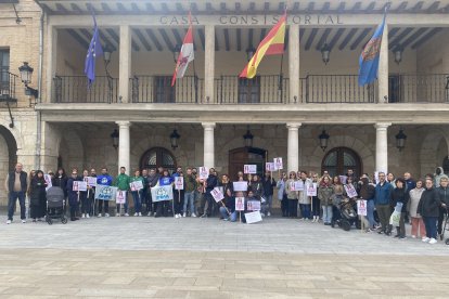 Protesta en la plaza Mayor de El Burgo de Osma