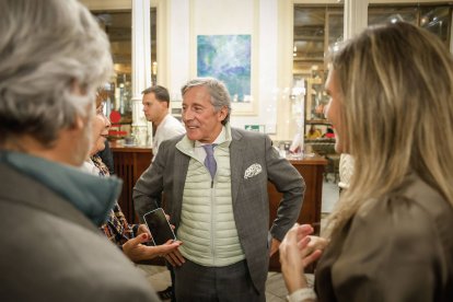 El Casino de Soria acogió la presentación de su libro biográfico.