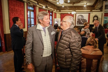 El Casino de Soria acogió la presentación de su libro biográfico.