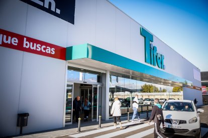 Soria suma una nueva superficie comercial de gran formato y ahorro.