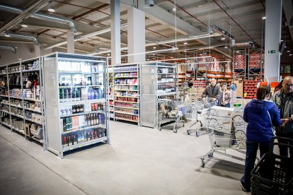 Soria suma una nueva superficie comercial de gran formato y ahorro.