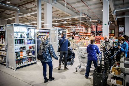 Soria suma una nueva superficie comercial de gran formato y ahorro.