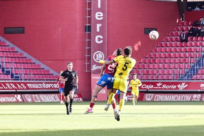 Los rojillos encajan su primera derrota tras una dolorosa remontada del Navalcarnero.