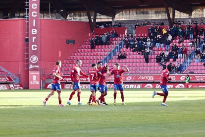 Los rojillos encajan su primera derrota tras una dolorosa remontada del Navalcarnero.