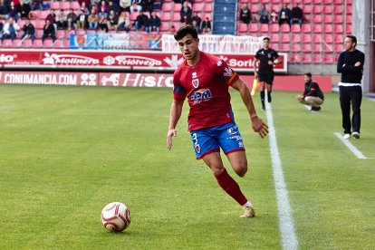 Los rojillos encajan su primera derrota tras una dolorosa remontada del Navalcarnero.