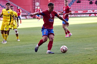 Los rojillos encajan su primera derrota tras una dolorosa remontada del Navalcarnero.