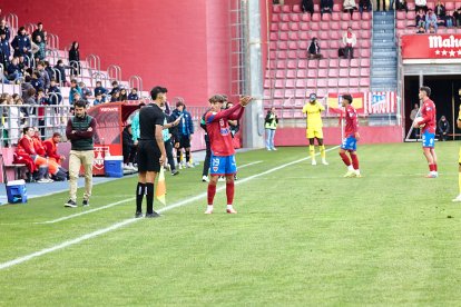 Los rojillos encajan su primera derrota tras una dolorosa remontada del Navalcarnero.
