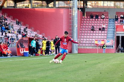 Los rojillos encajan su primera derrota tras una dolorosa remontada del Navalcarnero.