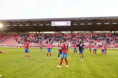 Los rojillos encajan su primera derrota tras una dolorosa remontada del Navalcarnero.