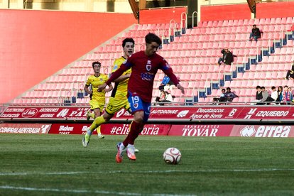 Los rojillos encajan su primera derrota tras una dolorosa remontada del Navalcarnero.
