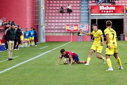 Los rojillos encajan su primera derrota tras una dolorosa remontada del Navalcarnero.