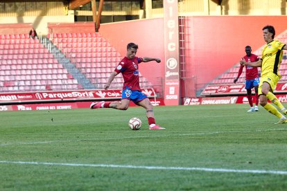 Los rojillos encajan su primera derrota tras una dolorosa remontada del Navalcarnero.
