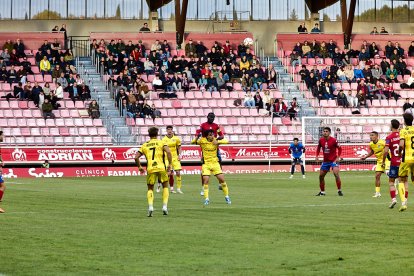 Los rojillos encajan su primera derrota tras una dolorosa remontada del Navalcarnero.