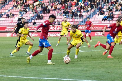 Los rojillos encajan su primera derrota tras una dolorosa remontada del Navalcarnero.