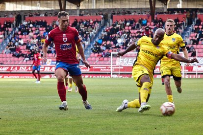 Los rojillos encajan su primera derrota tras una dolorosa remontada del Navalcarnero.