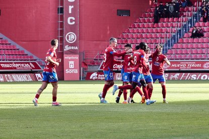 Los rojillos encajan su primera derrota tras una dolorosa remontada del Navalcarnero.