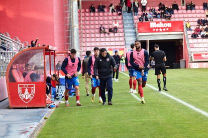 Los rojillos encajan su primera derrota tras una dolorosa remontada del Navalcarnero.