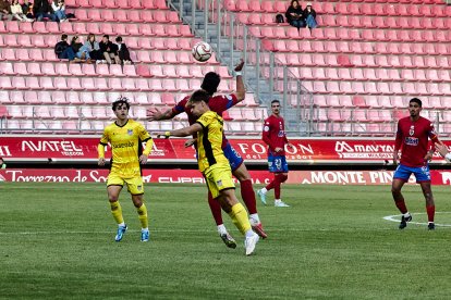Los rojillos encajan su primera derrota tras una dolorosa remontada del Navalcarnero.
