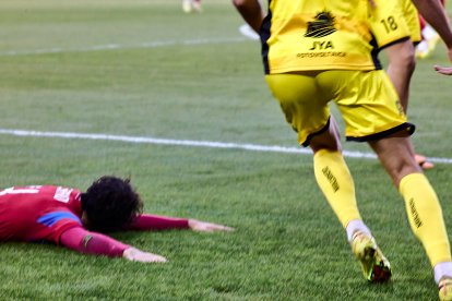 Los rojillos encajan su primera derrota tras una dolorosa remontada del Navalcarnero.