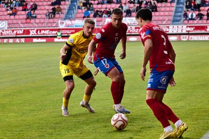 Los rojillos encajan su primera derrota tras una dolorosa remontada del Navalcarnero.