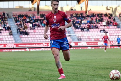 Los rojillos encajan su primera derrota tras una dolorosa remontada del Navalcarnero.