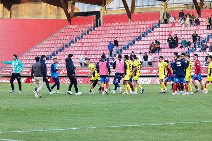 Los rojillos encajan su primera derrota tras una dolorosa remontada del Navalcarnero.