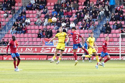Los rojillos encajan su primera derrota tras una dolorosa remontada del Navalcarnero.