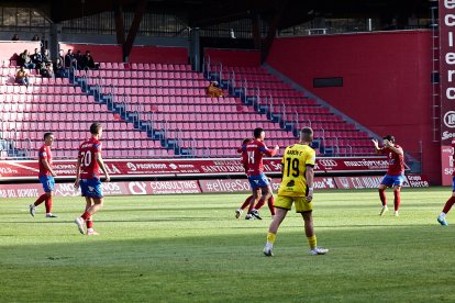 Los rojillos encajan su primera derrota tras una dolorosa remontada del Navalcarnero.