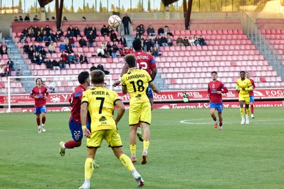 Los rojillos encajan su primera derrota tras una dolorosa remontada del Navalcarnero.