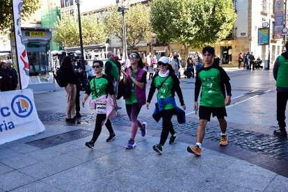 Soria se vuelca con la marcha solidaria contra el cáncer.