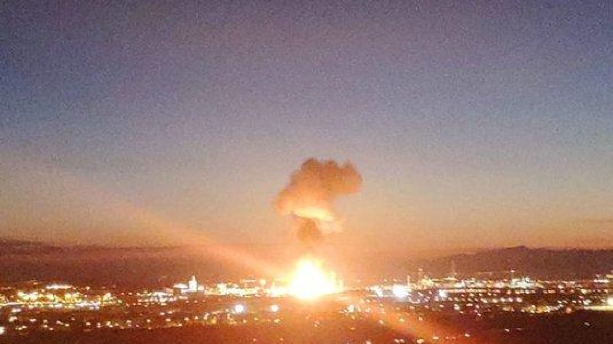 Explosión en la petroquímica de Tarragona.-@_RIVALLESS