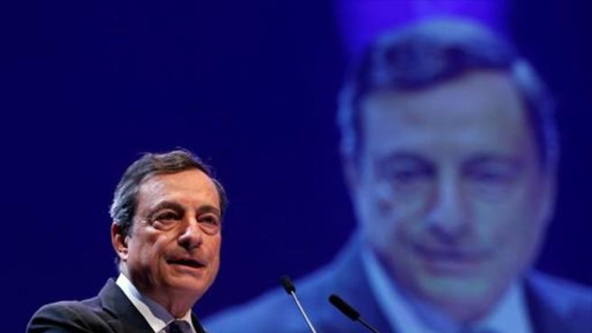 Mario Draghi, presidente del Banco Central Europeo.-REUTERS / FRANCOIS LENOIR