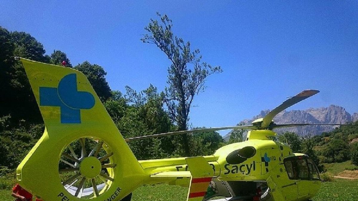 Helicóptero sanitario en una imagen de archivo. HDS