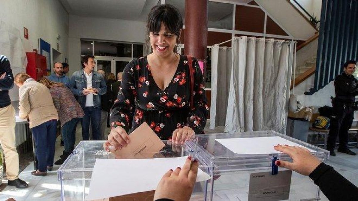 La líder de Podemos Andalucía vota el pasado 28 d eabril en Cádiz.-ROMAN RIOS (EFE)