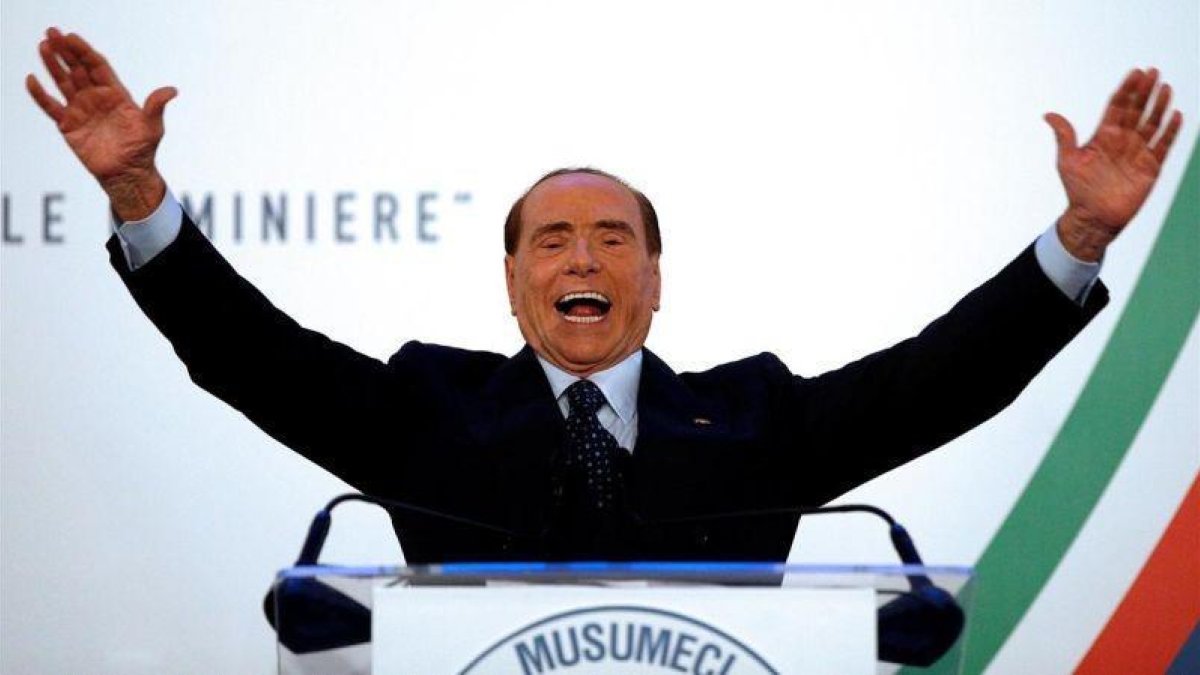 Berlusconi durante un acto en Catania, el pasado noviembre.-REUTERS / ANTONIO PARRINELLO