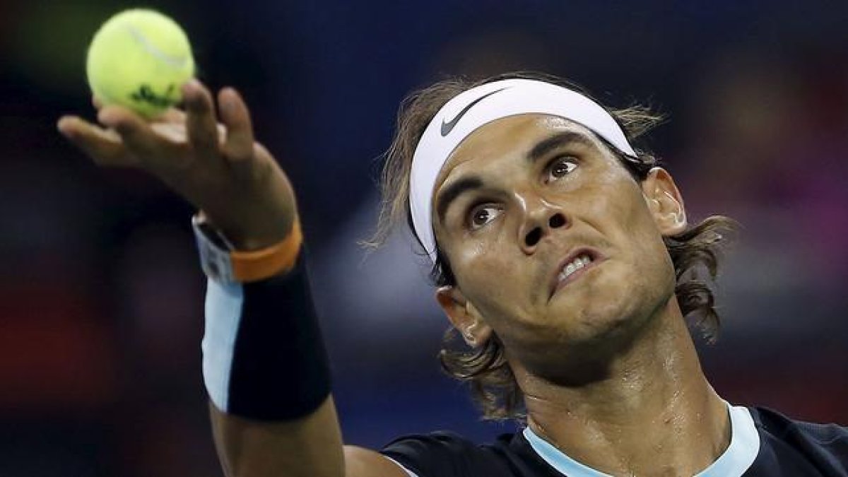 Rafael Nadal, durante el partido contra Ivo Karlovic, en el Master de Shanghái.-REUTERS / ALY SONG