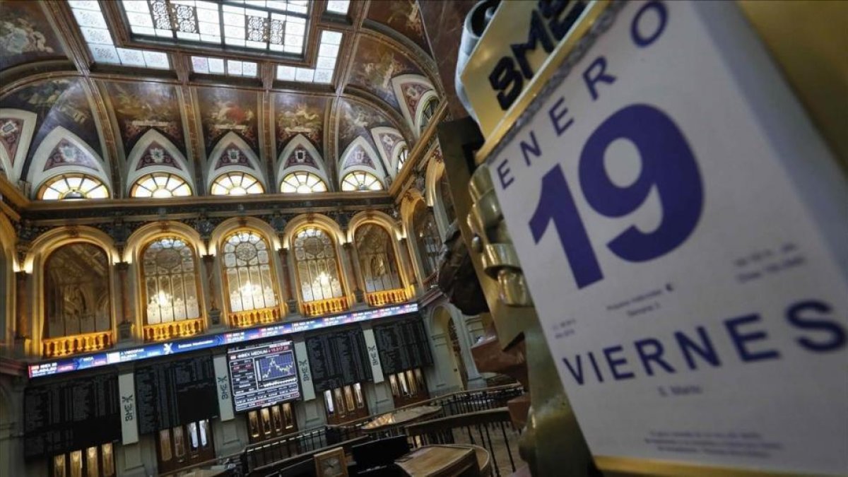 Imagen del interior de la Bolsa de Madrid, el 19 de enero.-EFE / FERNANDO ALVARADO