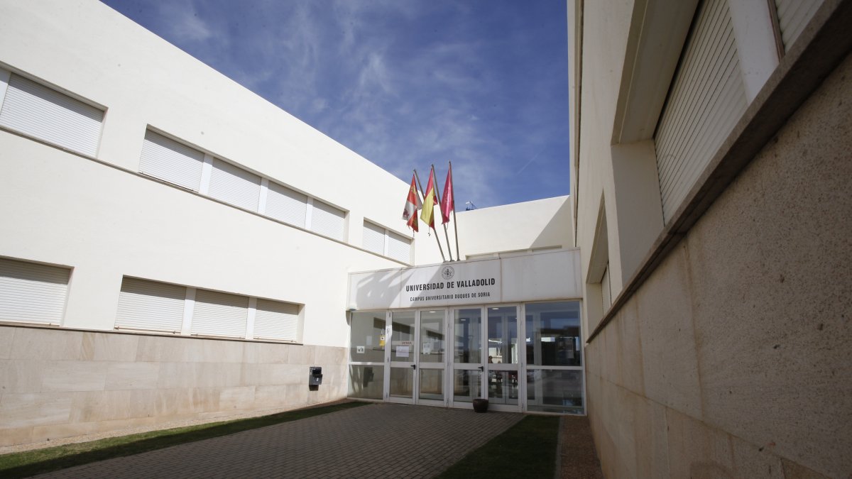Acceso al Campus Universitario Duques de Soria. HDS