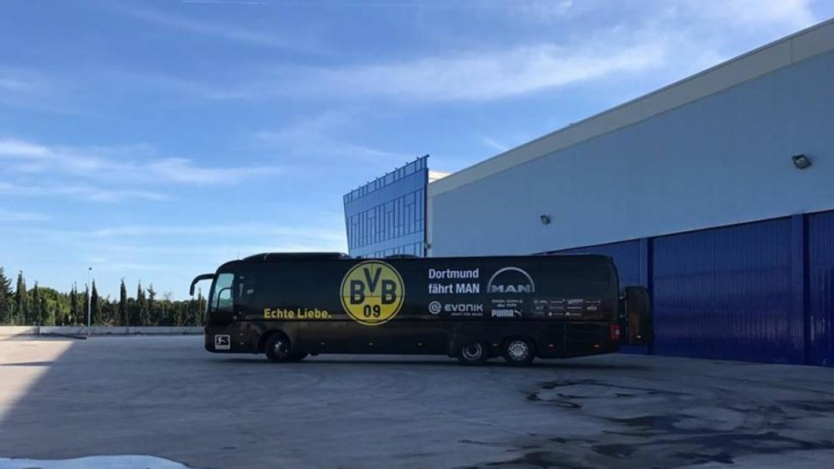 El autobús del Borussia, en enero, en Alhaurín de la Torre.-