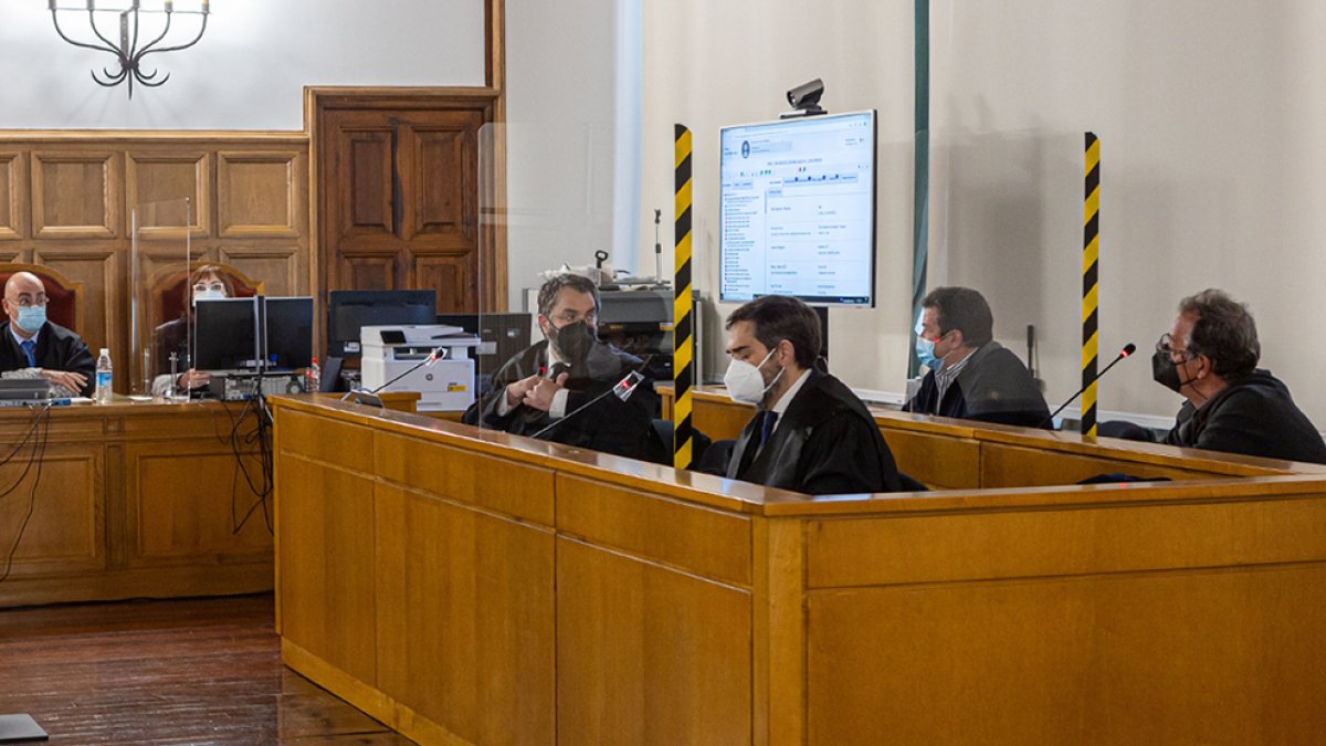 Un momento del juicio en la Audiencia el pasado 11 de marzo. MARIO TEJEDOR