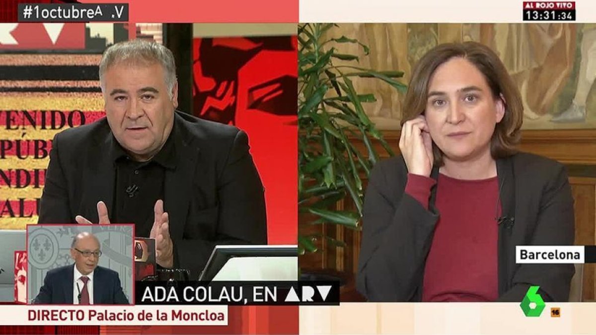 Antonio García Ferreras entrevista a Ada Colau en el especial informativo de La Sexta sobre la jornada el 1-O.-PERIODICO