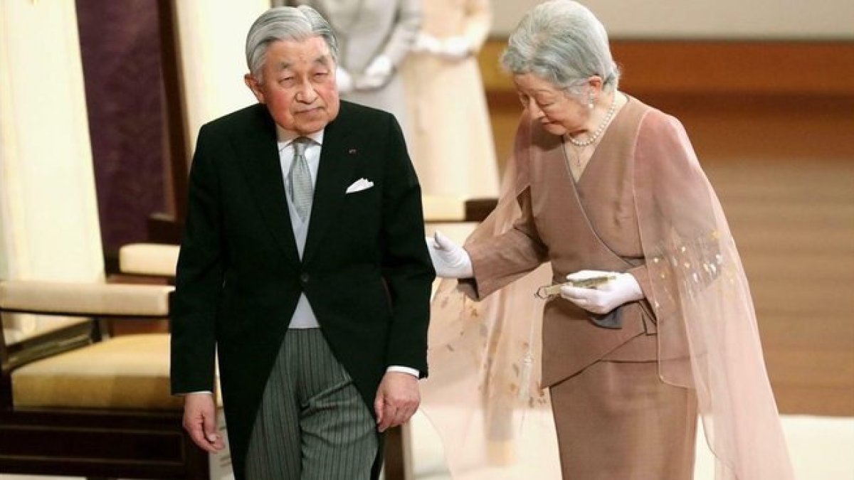 El emperador Akihito y su mujer, Michiko.-AP